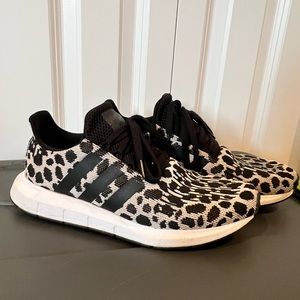 Adidas swift run sneakers. Size 8.5 women’s